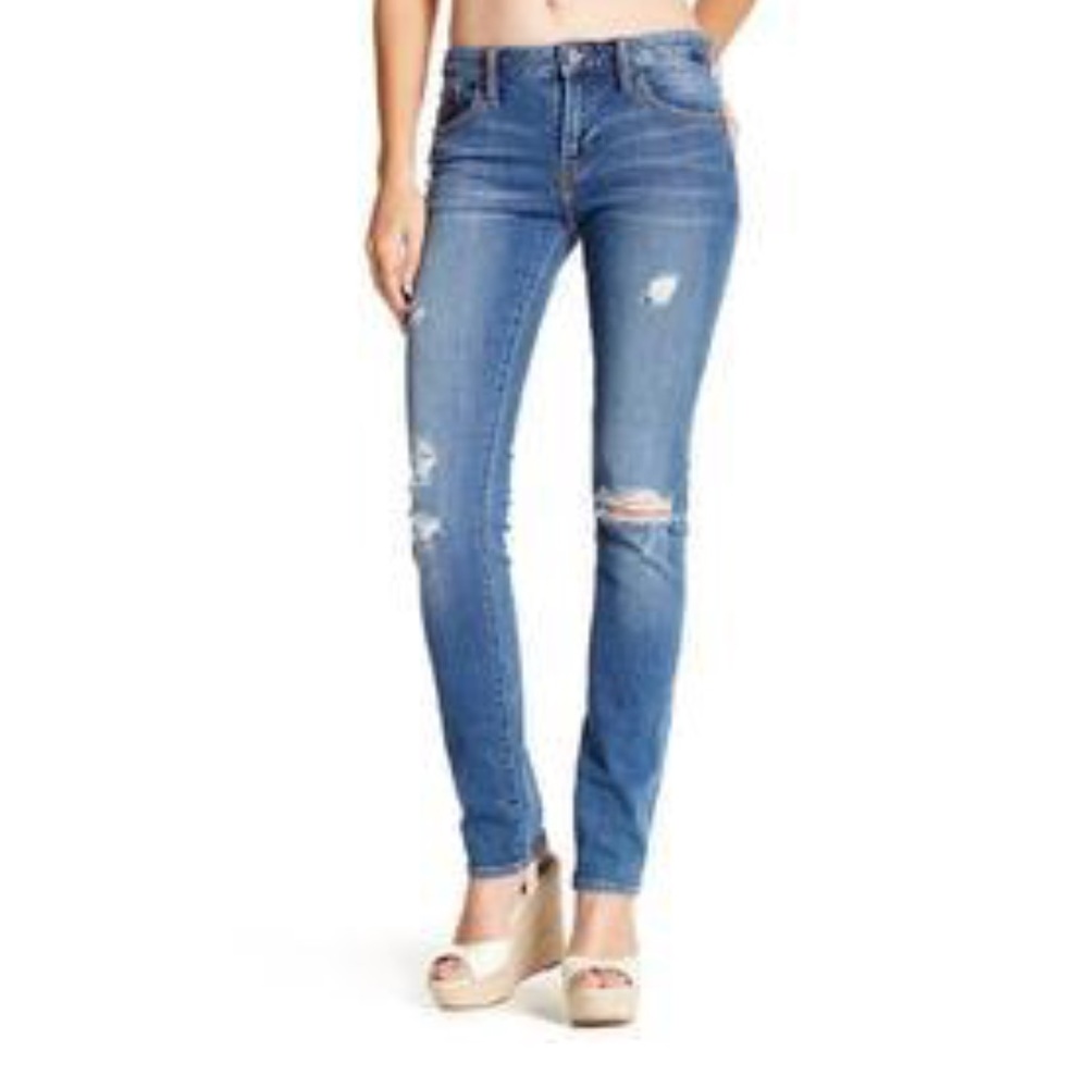Distressed Straight Jean
